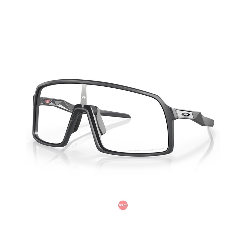 Oakley Sunglasses Sutro Matte Carbon with Clear-Black Photochromic Lens